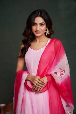 Pink viscosee organza fabric salwar kameez with sophisticated hand printed 4