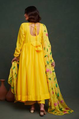 Yellow viscosee organza fabric salwar kameez with sophisticated hand printed 3