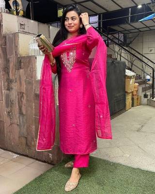 Pink viscosee chanderi fabric festive special readymade salwar kameez 3