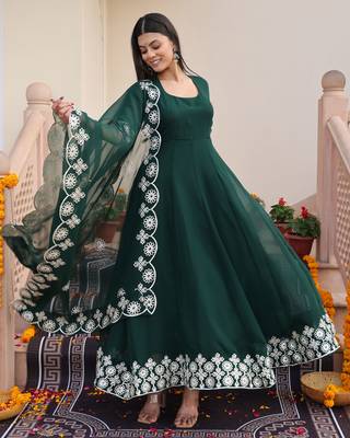 Green glamorous georgette fabric ribbon embroidery work heavy ceremonial attire 5