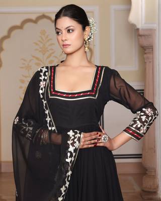 Black glamorous georgette fabric ribbon embroidery work heavy ceremonial attire 4