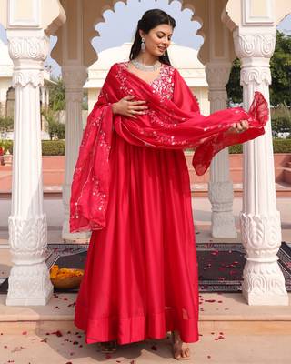 Pink glamorous rangoli silk fabric sequence embroidery work heavy ceremonial attire 5