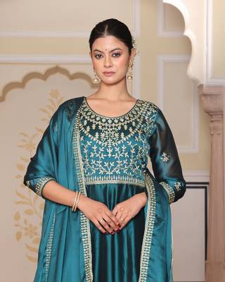Rama glamorous rangoli silk fabric embroidery work heavy ceremonial attire 4