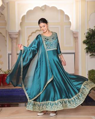 Rama glamorous rangoli silk fabric embroidery work heavy ceremonial attire 5