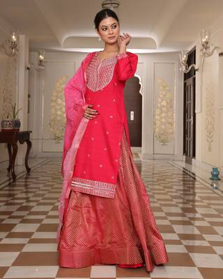 Pink glamorous rangoli silk fabric sequence embroidery work heavy ceremonial attire 5
