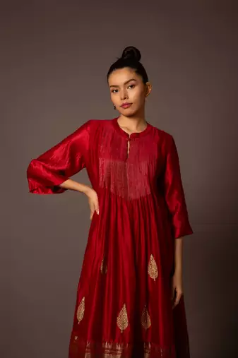 Red benerasi border kurta set