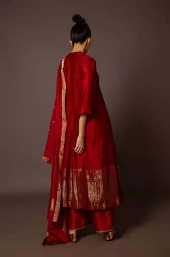 Red benerasi border kurta set