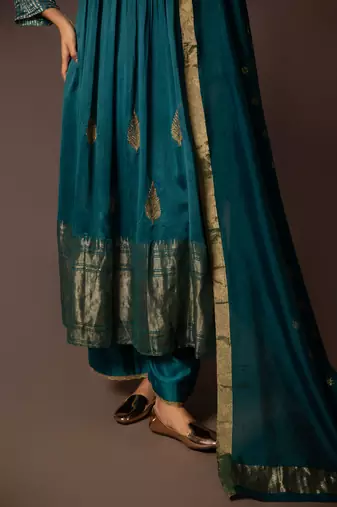 Teal benerasi border kurta set