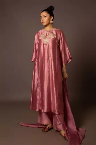 Baby-pink dupion silk with pita butas