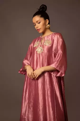 Baby-pink dupion silk with pita butas