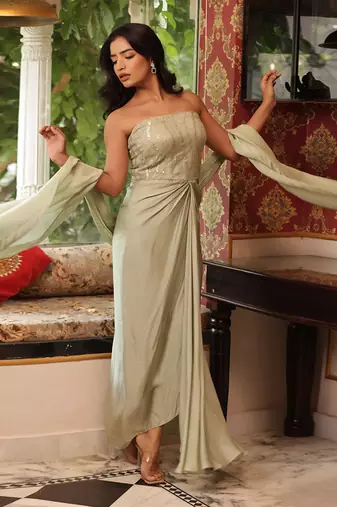 Pista green  soirée grown - neha garg