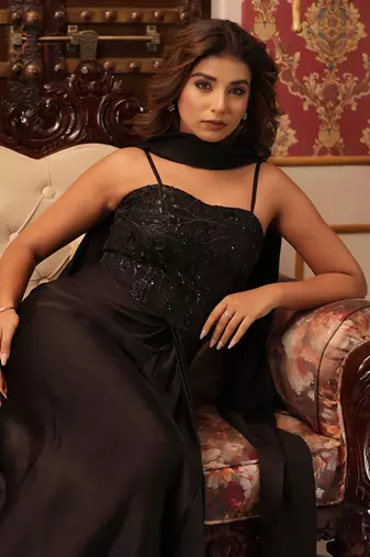 Black soirée grown - neha garg