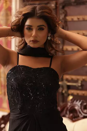 Black soirée grown - neha garg