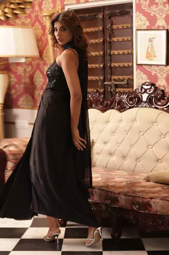 Black soirée grown - neha garg