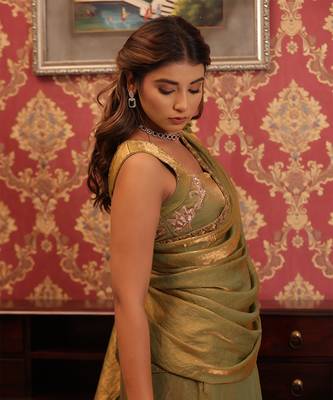 ready to wear emerald gold raabta saree set - neha garg 4