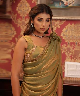 ready to wear emerald gold raabta saree set - neha garg 5