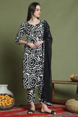 women's cotton abstract printed kurta & pant with dupatta 1