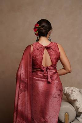 Light maroon chiffon floral print saree with unstitched blouse piece 4