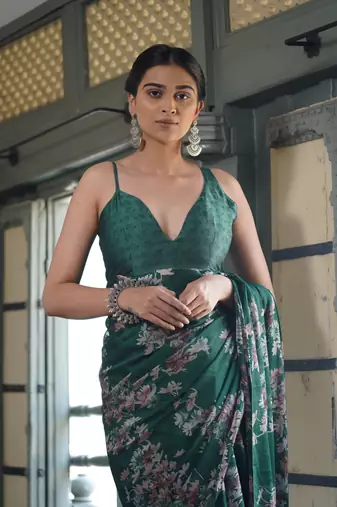 Mehandi chiffon floral print saree with unstitched blouse piece