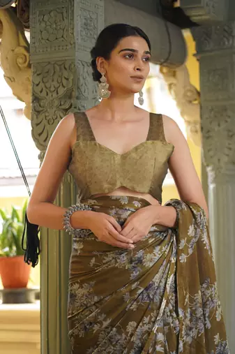 Mehandi chiffon floral print saree with unstitched blouse piece