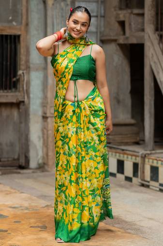 Green chiffon floral print saree with unstitched blouse piece