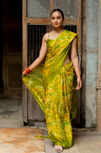 Mehandi green chiffon floral print saree with unstitched blouse piece