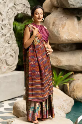 Beige chiffon floral ikkat printed saree with unstitched blouse piece