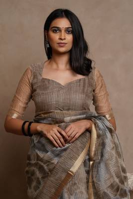 Grey kota doria polyester shibori print golden zari border saree 4