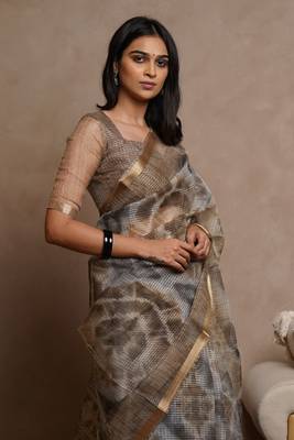 Grey kota doria polyester shibori print golden zari border saree 5