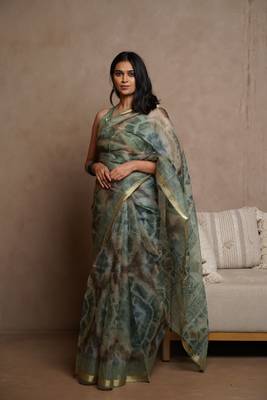 Dusty green kota doria polyester shibori print golden zari border saree 3