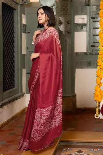 Crimson red chiffon solid abstract print saree with unstitched blouse piece