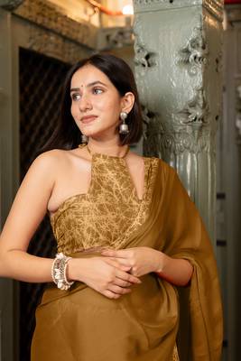 Dark mehandi chiffon floral printed saree with unstitched blouse piece 5
