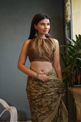 Dark mehandi chiffon floral printed saree with unstitched blouse piece 5