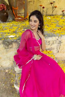 Magenta pink  Embellished Georgette lehenga choli 3