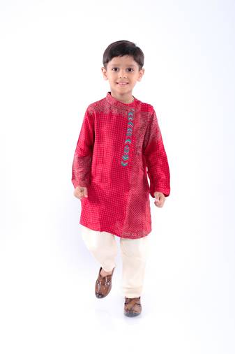 Red and green dotted print kurta with off white pyjama
