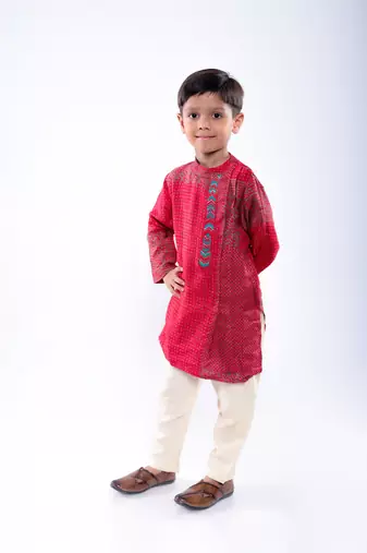 Red and green dotted print kurta with off white pyjama