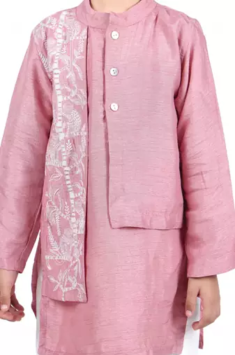 Onion pink thread work embroidery paneled kurta with off white pyjama