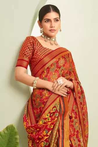 Maroon woven borser saree girlie looks