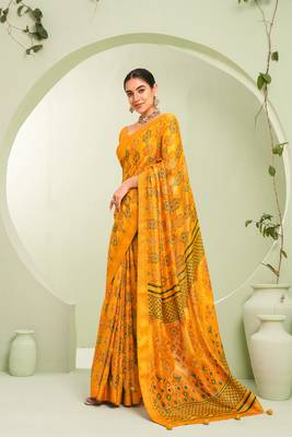 Yellow woven borser saree girlie looks 1