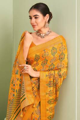 Yellow woven borser saree girlie looks 2