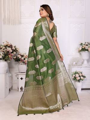 Mahendi organza c gold zari festive saree 3