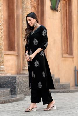 Floral Printed Straight Kurta with Palazzo 4
