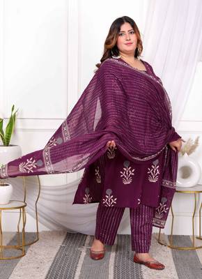  womens plus size cotton fabric purple color kurta with palazzo and dupatta 4