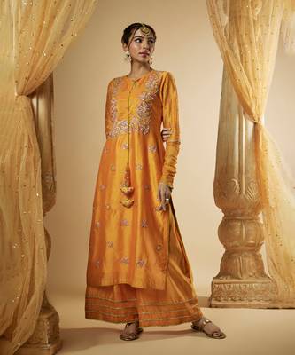 Light orange chanderi silk kurta set 5