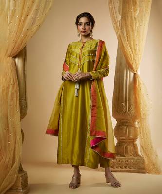 Olive green chanderi silk kurta set 1