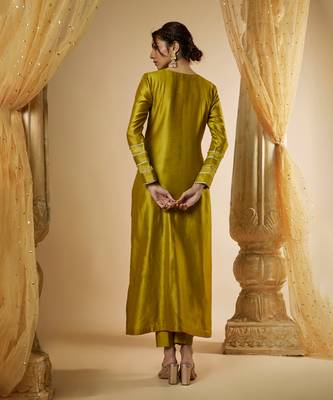Olive green chanderi silk kurta set 4