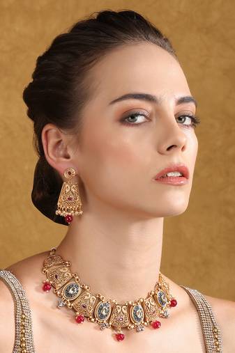 Antique gold-plated temple necklace set with kundan and pearl beads