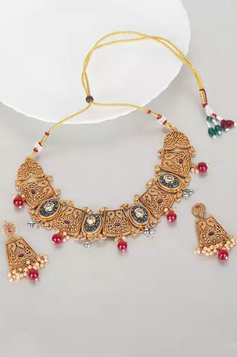 Antique gold-plated temple necklace set with kundan and pearl beads