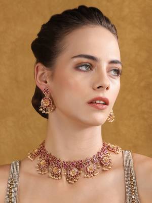 Traditional gold-plated kundan necklace set with pearl drops 2