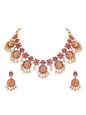 Traditional gold-plated kundan necklace set with pearl drops 4